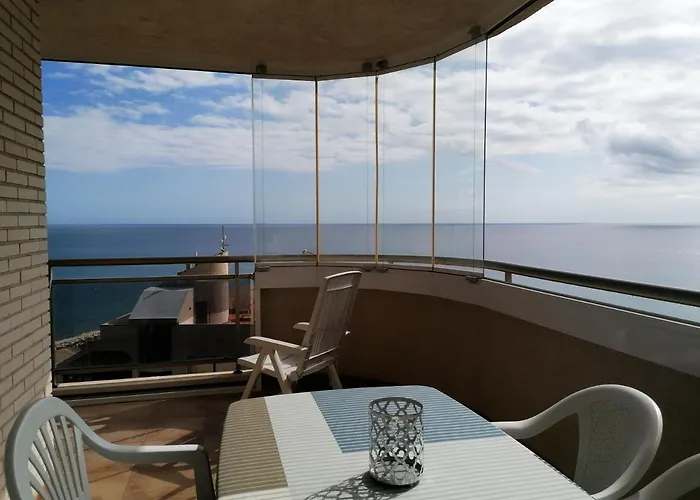 Edificio Bahia Del Sol カルプ